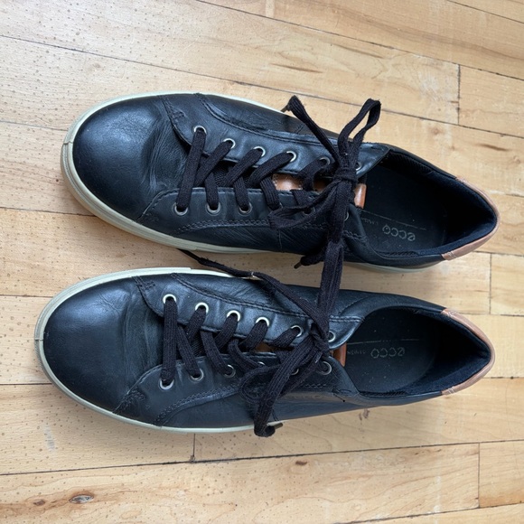 Ecco Sneakers Soft Black Leather Mens Size 44 (US size 10-10.5 ) Low Top Black - Picture 4 of 12